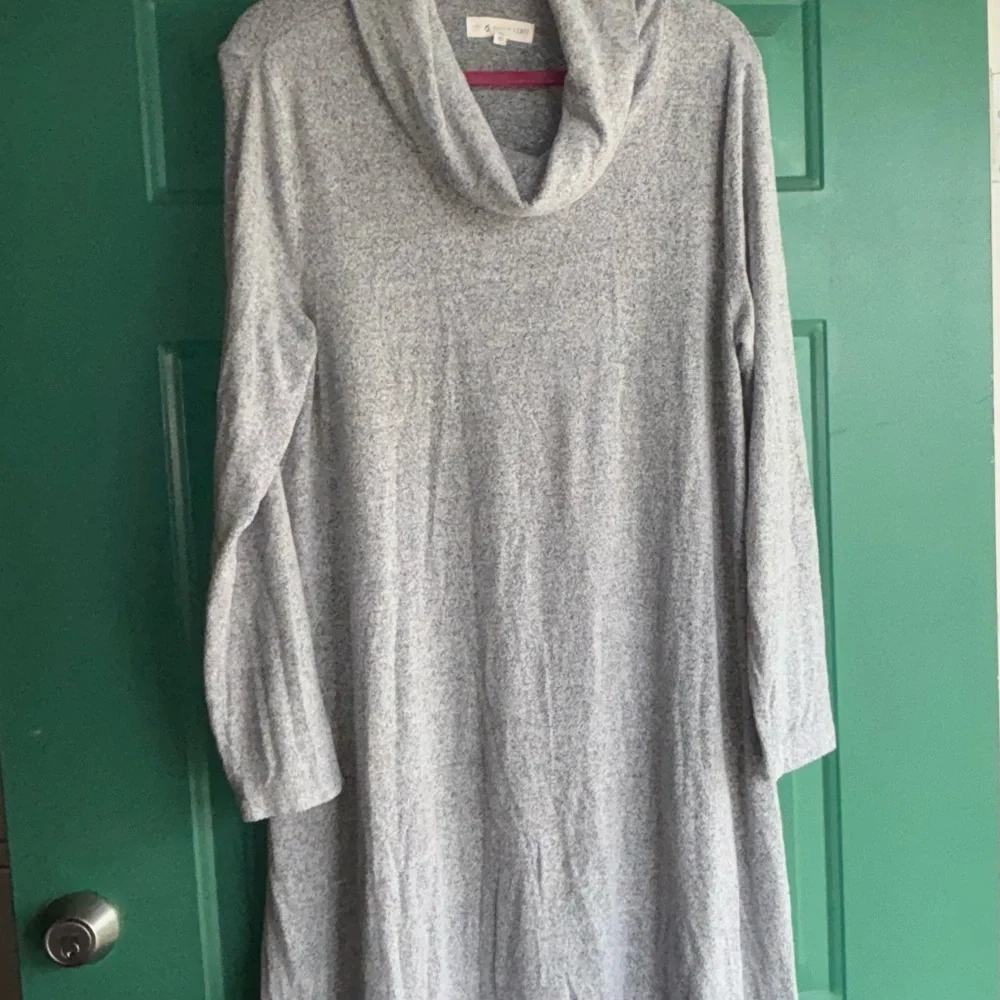 Lou & Grey XL Grey Cowl
Neck Long Sleeve dress so soft - Picture 4 of 8
